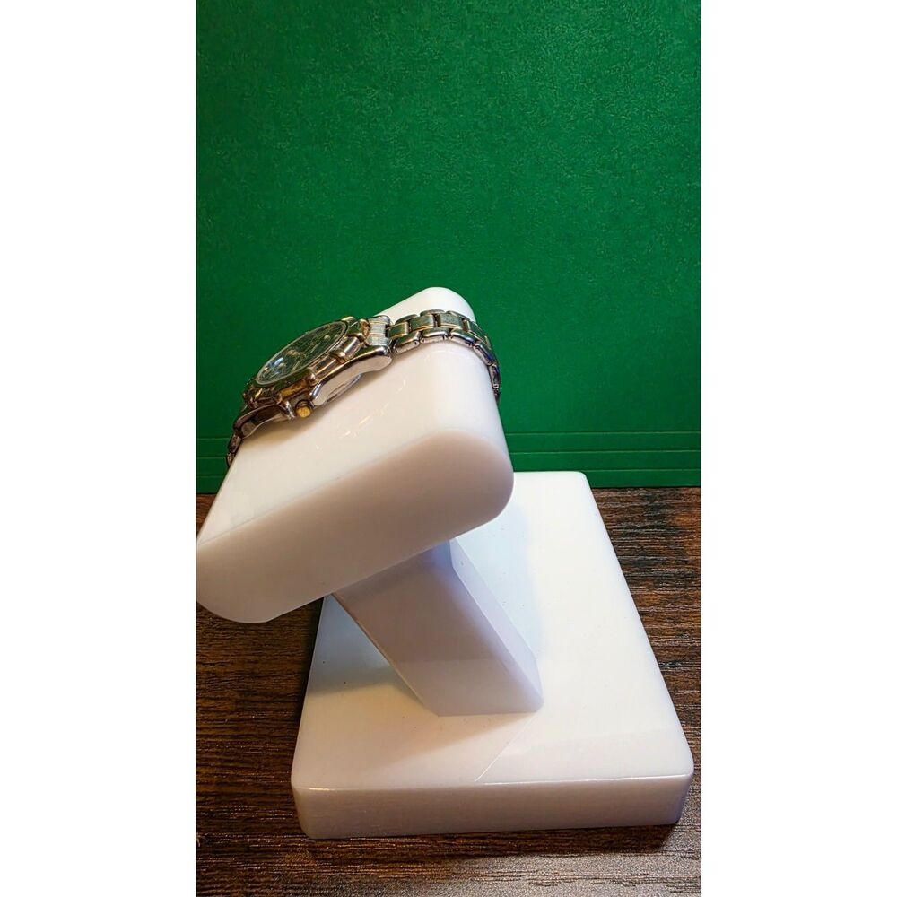 Vintage Waltham Two-Tone Womens Diver - Picture 5 of 5